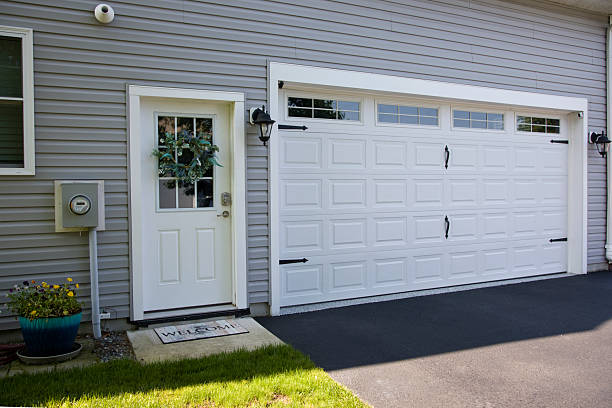 24/7 Emergency Garage Door Panel Replacement experts in Byram, CT